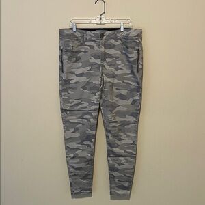 Wit and Wisdom Camouflage Print Pants, size 14